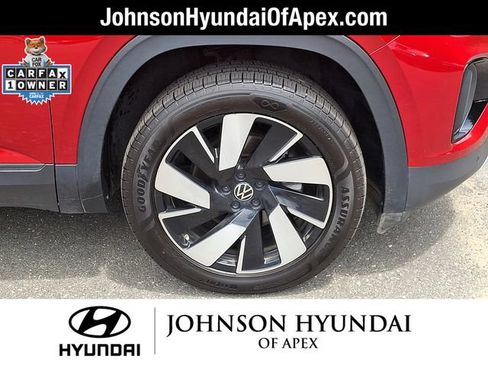 Used 2024 Volkswagen Atlas Cross Sport SE w/ Panoramic Sunroof Package FWD image 23