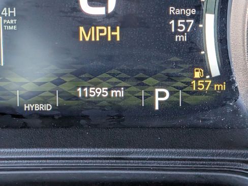 Used 2025 Jeep Wrangler Sahara image 24