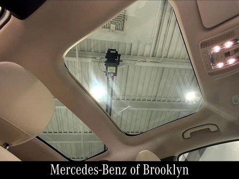 Used 2022 Mercedes-Benz GLB 250 4MATIC image 17