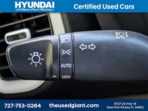 Certified 2023 Hyundai Venue Limited w/ Cargo Package image 25