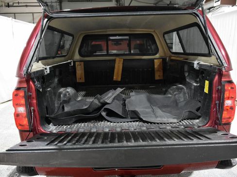 Used 2018 Chevrolet Silverado 1500 LT w/ All Star Edition image 9