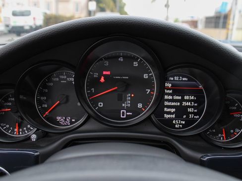 Used 2012 Porsche Panamera image 28