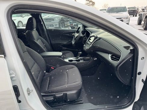Used 2019 Chevrolet Malibu LT image 40
