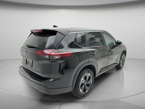Used 2025 Nissan Rogue SV AWD/4WD image 4