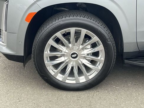 Used 2023 Cadillac Escalade Premium Luxury image 26