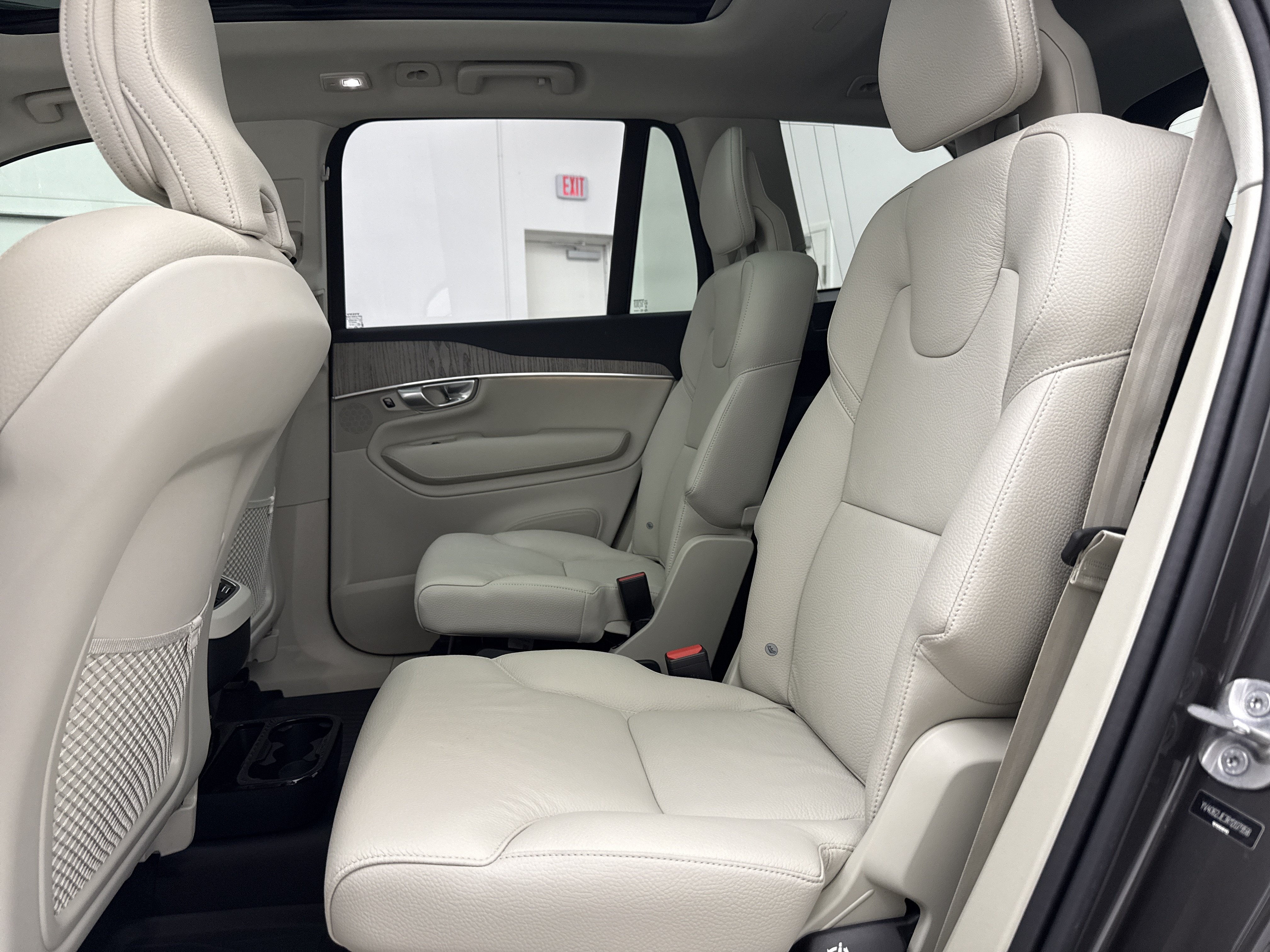 Certified 2024 Volvo XC90 B6 Plus w/ Protection Package Premier AWD/4WD image 25