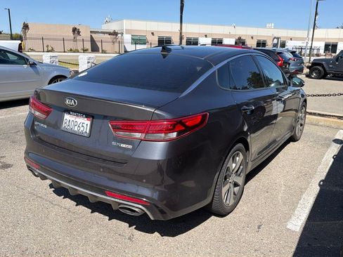 Used 2018 Kia Optima SX w/ Technology Package FWD image 2