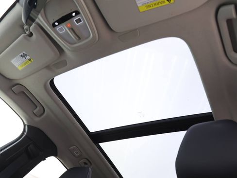 Certified 2025 Volvo XC40 B5 Plus w/ Protection Package Premier image 20