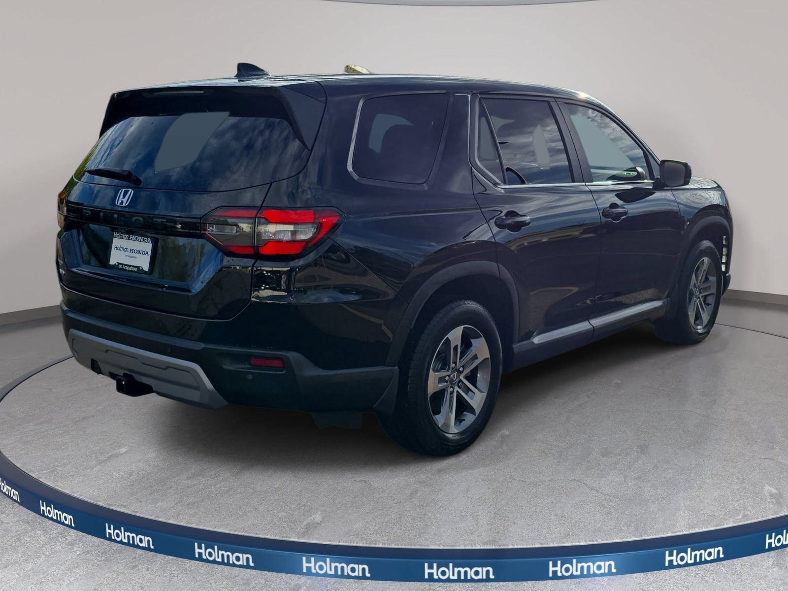 Used 2025 Honda Pilot EX-L image 6