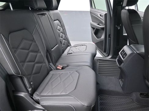 New 2026 Volkswagen Atlas Cross Sport SE image 29