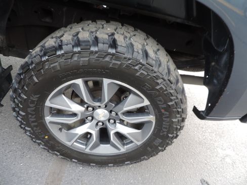 Used 2020 Chevrolet Silverado 1500 LT Trail Boss image 22