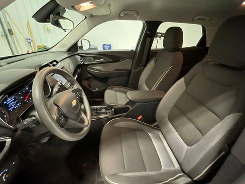 Used 2023 Chevrolet TrailBlazer LT image 3