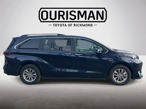 Certified 2024 Toyota Sienna XLE image 2