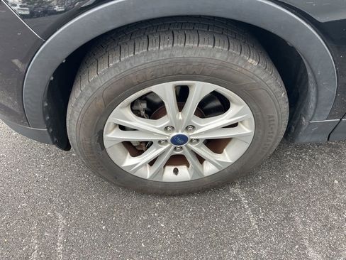 Used 2017 Ford Escape SE w/ SE Leather Comfort Package image 6