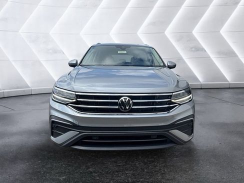 Certified 2023 Volkswagen Tiguan SE FWD image 2