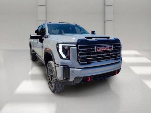 Used 2025 GMC Sierra 2500 AT4 w/ AT4 Premium Plus Package AWD/4WD image 3