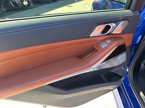 Used 2025 BMW X7 M60i image 11