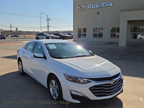 Used 2024 Chevrolet Malibu LT image 1