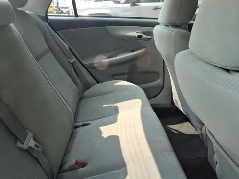 Used 2012 Toyota Corolla LE FWD image 9