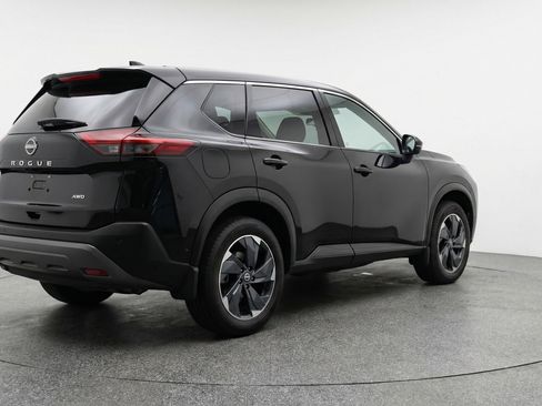 Used 2025 Nissan Rogue SV image 9