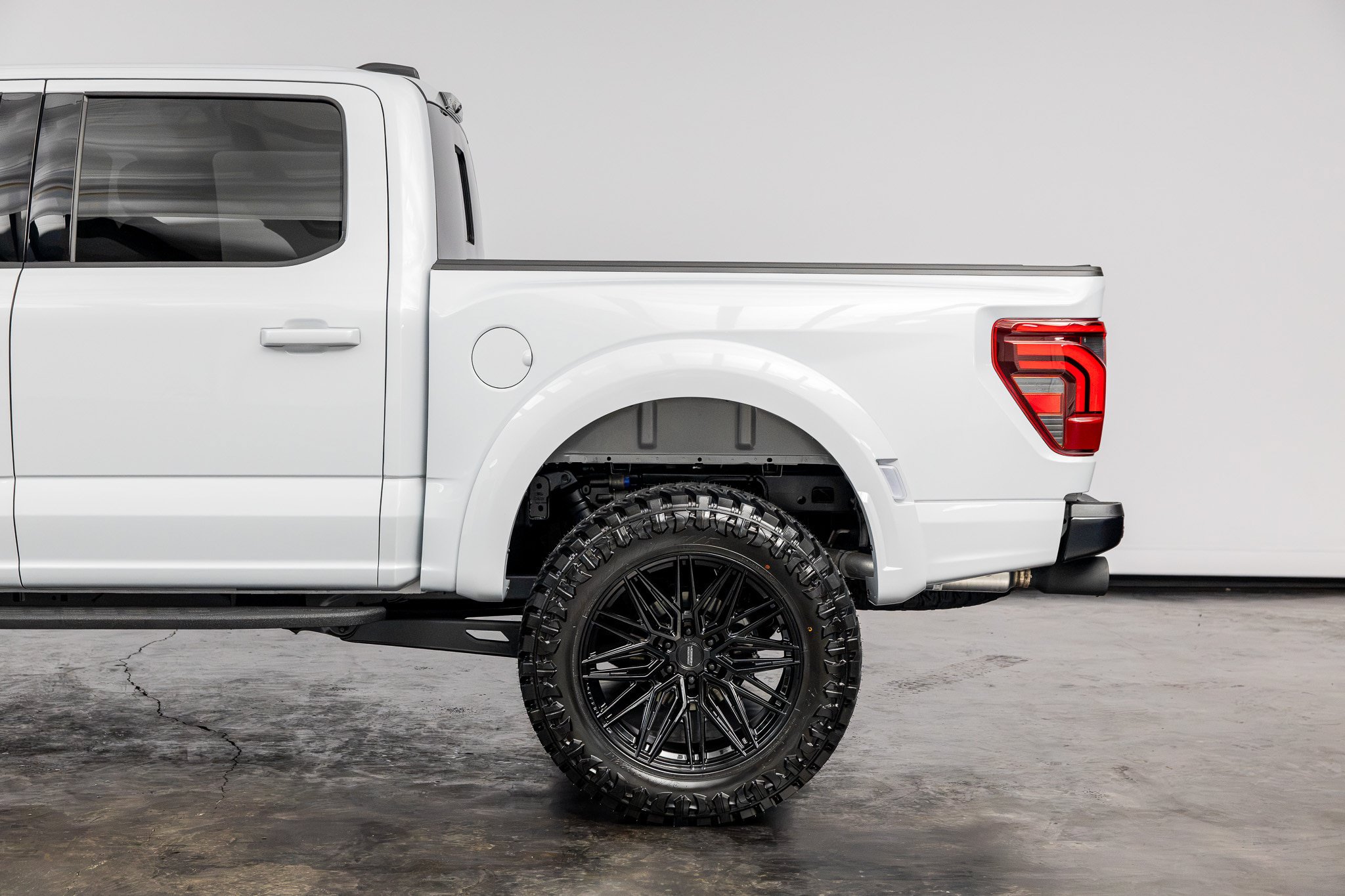 Used 2025 Ford F150 Raptor w/ Equipment Group 803A Raptor R AWD/4WD image 14