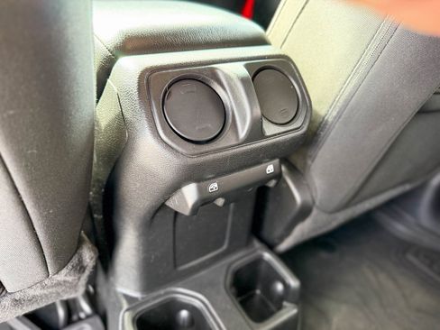 Used 2022 Jeep Wrangler Unlimited Sport image 21