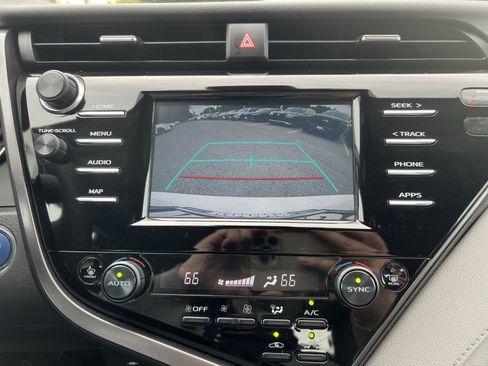 Used 2019 Toyota Camry LE FWD image 19