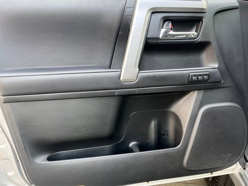 Used 2022 Toyota 4Runner Limited AWD/4WD image 15