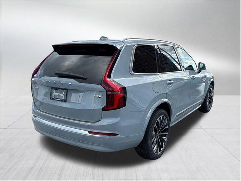 New 2026 Volvo XC90 T8 Plus w/ Protection Package Premier image 5