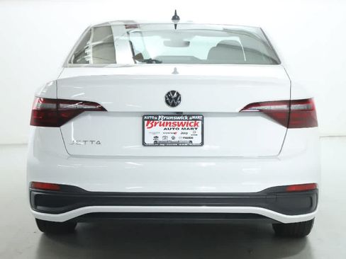 Certified 2024 Volkswagen Jetta Sport FWD image 41