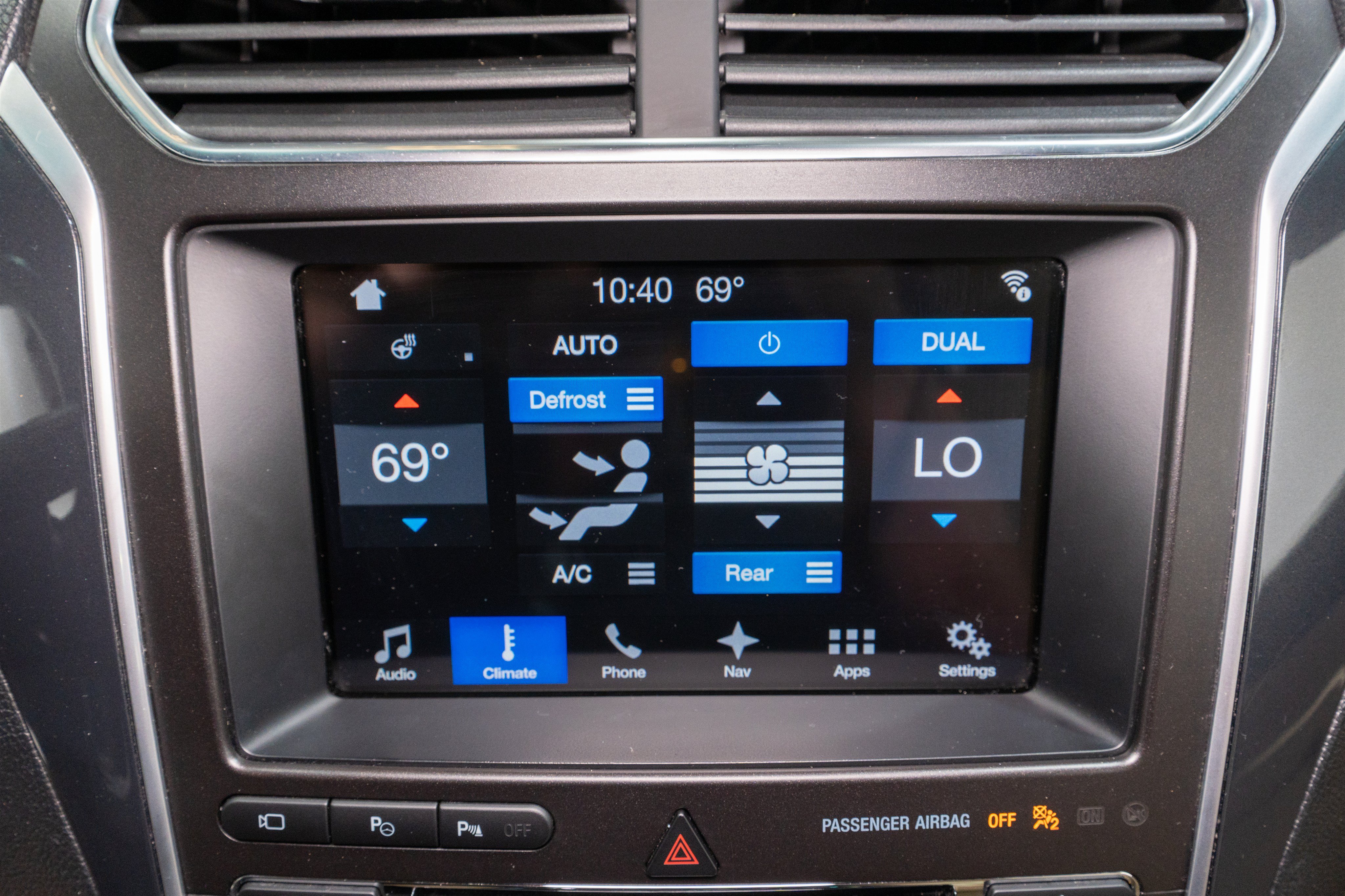 Used 2017 Ford Explorer Limited w/ Equipment Group 301A FWD image 21