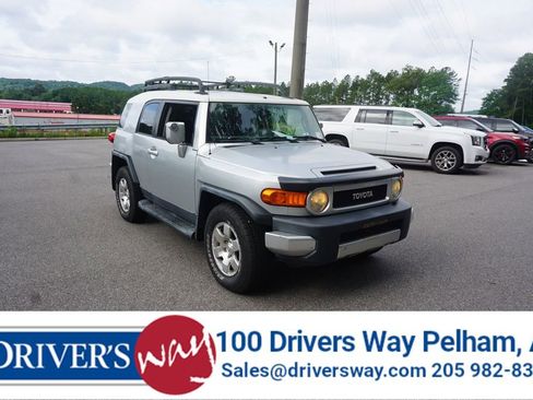 Used 2007 Toyota FJ Cruiser 2WD image 1