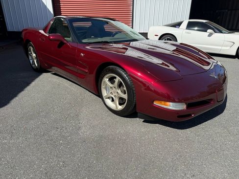 Used 2003 Chevrolet Corvette Coupe w/ Preferred Equipment Group image 3