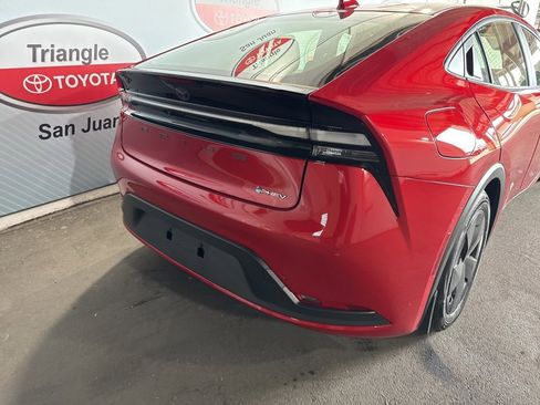 Used 2025 Toyota Prius Plug-In Hybrid image 17