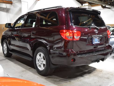 Used 2017 Toyota Sequoia SR5 image 14