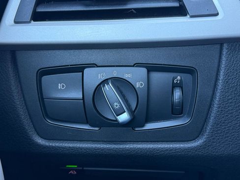 Used 2018 BMW 320i xDrive Sedan w/ Convenience Package image 34