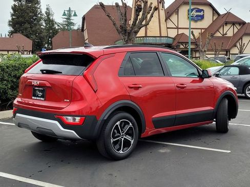 New 2026 Kia Niro LX image 4