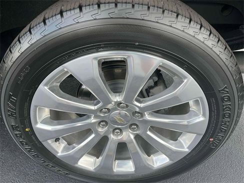 Used 2021 Chevrolet Silverado 1500 High Country w/ Technology Package image 14