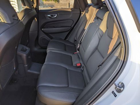 Certified 2024 Volvo XC60 T8 Plus w/ Protection Package Premier AWD/4WD image 23