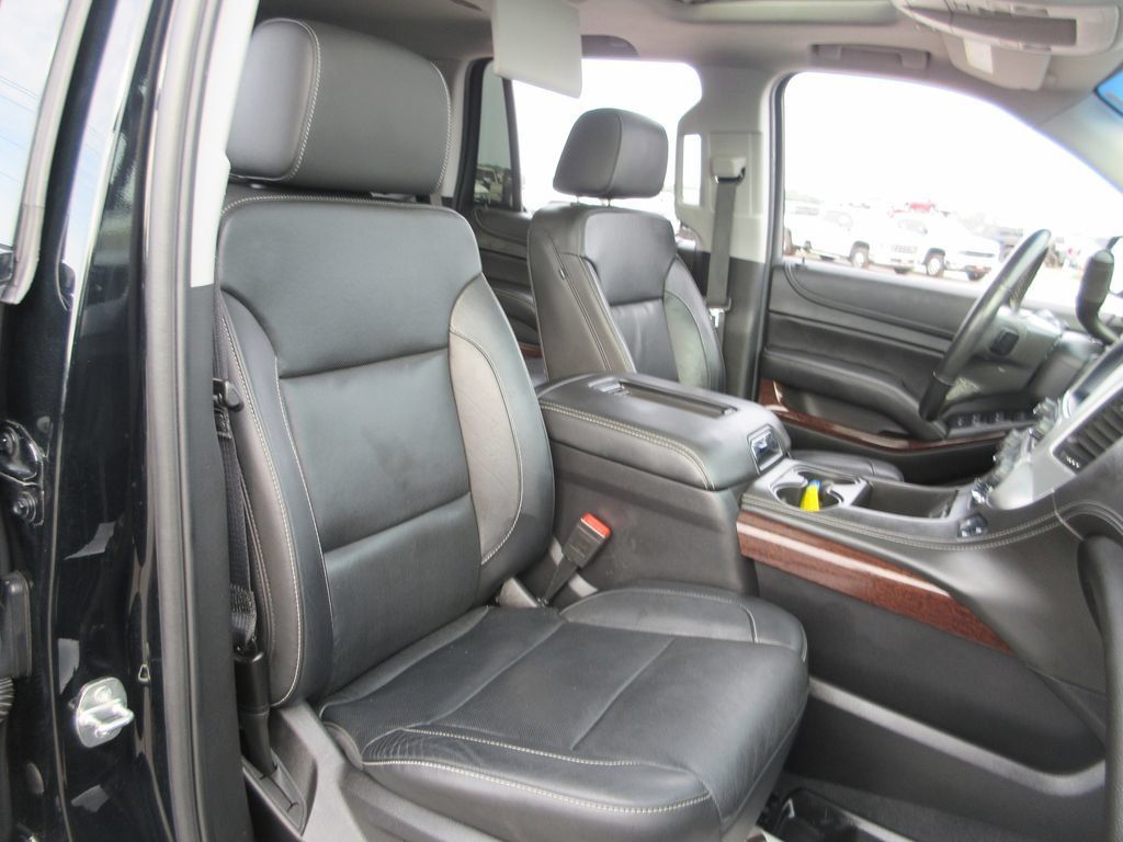 Used 2019 GMC Yukon SLT w/ Graphite Performance Edition AWD/4WD image 26