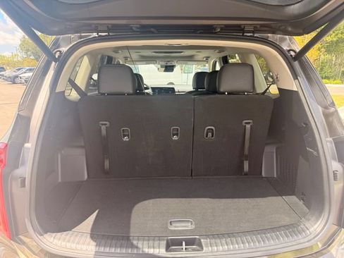 Used 2025 Kia Telluride S FWD image 18