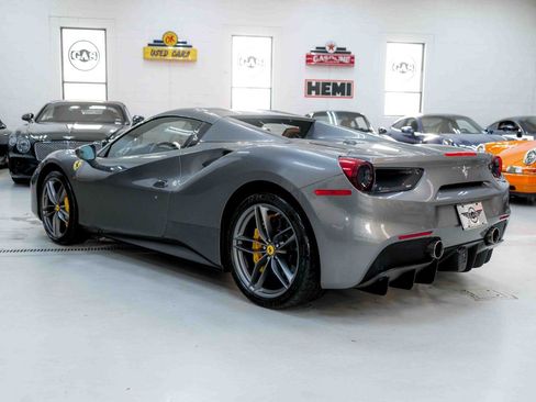 Used 2018 Ferrari 488 Spider image 16