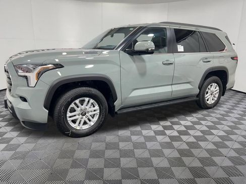 Used 2026 Toyota Sequoia SR5 w/ SR5 Premium Package AWD/4WD image 4