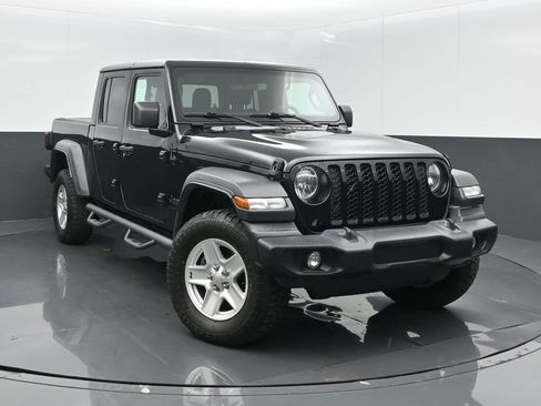 Used 2020 Jeep Gladiator Sport w/ Quick Order Package 24S image 2