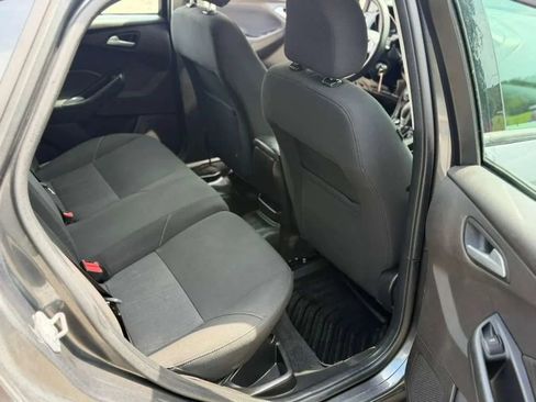 Used 2017 Ford Focus SE FWD image 15