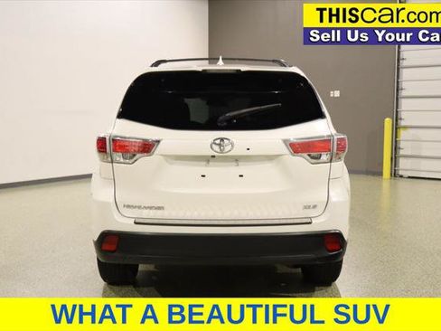 Used 2016 Toyota Highlander XLE w/ Preferred Accessory Package FWD image 7