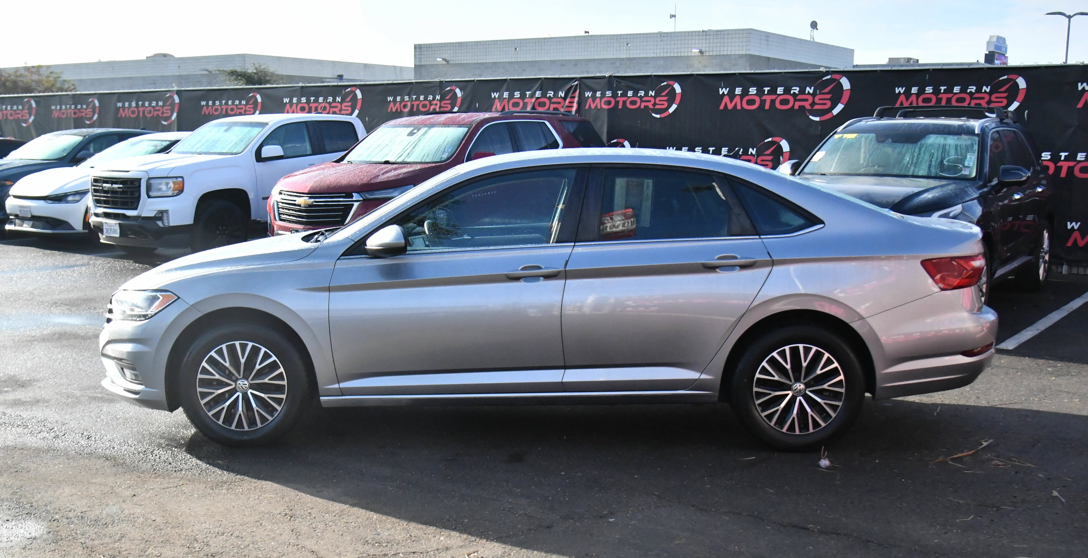 Used 2021 Volkswagen Jetta SE FWD image 4