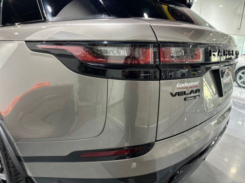 Used 2019 Land Rover Range Rover Velar R-Dynamic SE AWD/4WD image 36