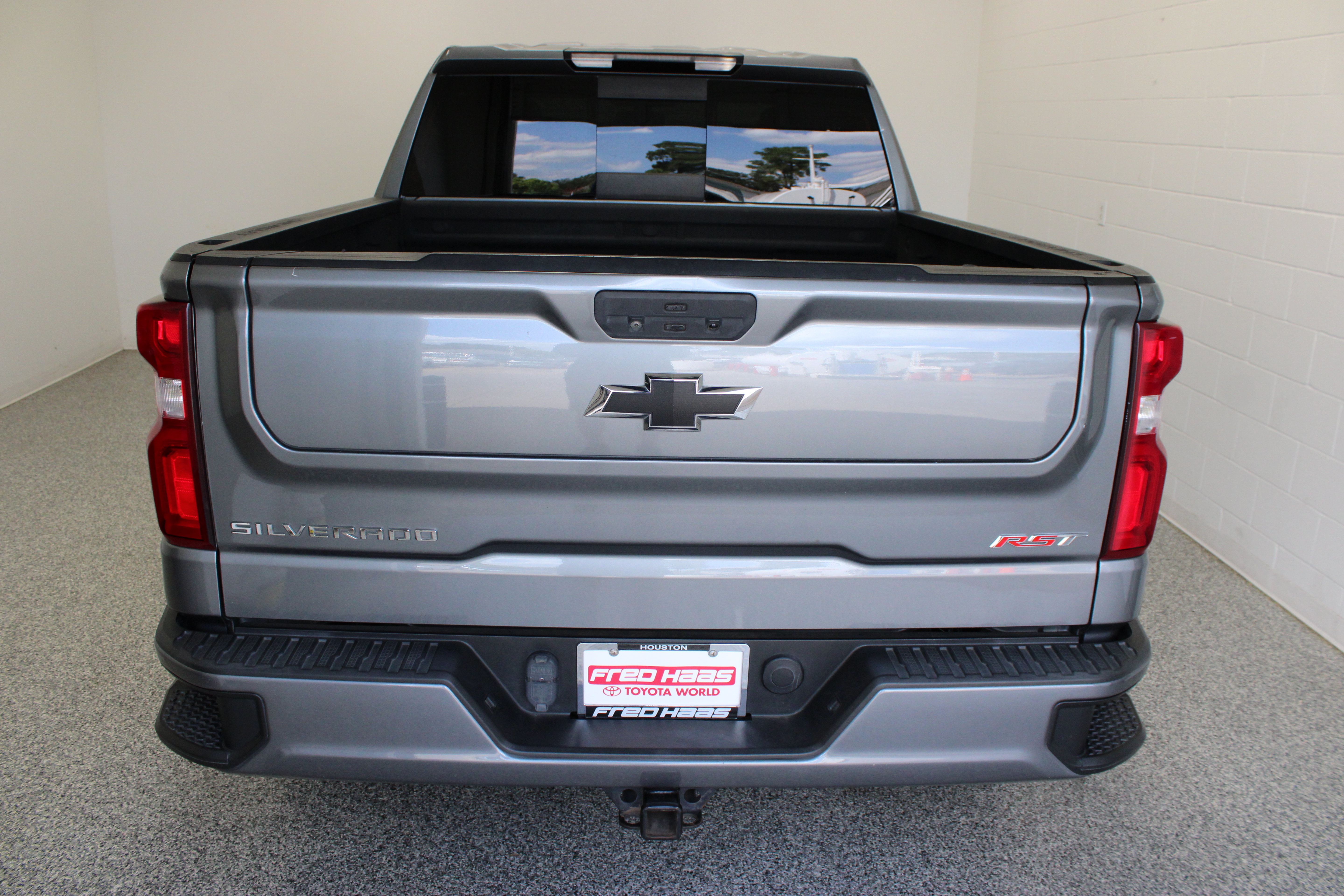 Used 2021 Chevrolet Silverado 1500 RST w/ Convenience Package II RWD image 8