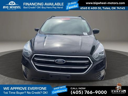 Used 2018 Ford Escape SE w/ SE Sport Appearance Package FWD image 2